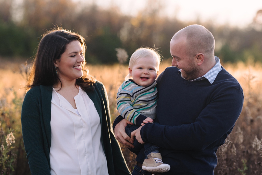 twin cities family session in a field