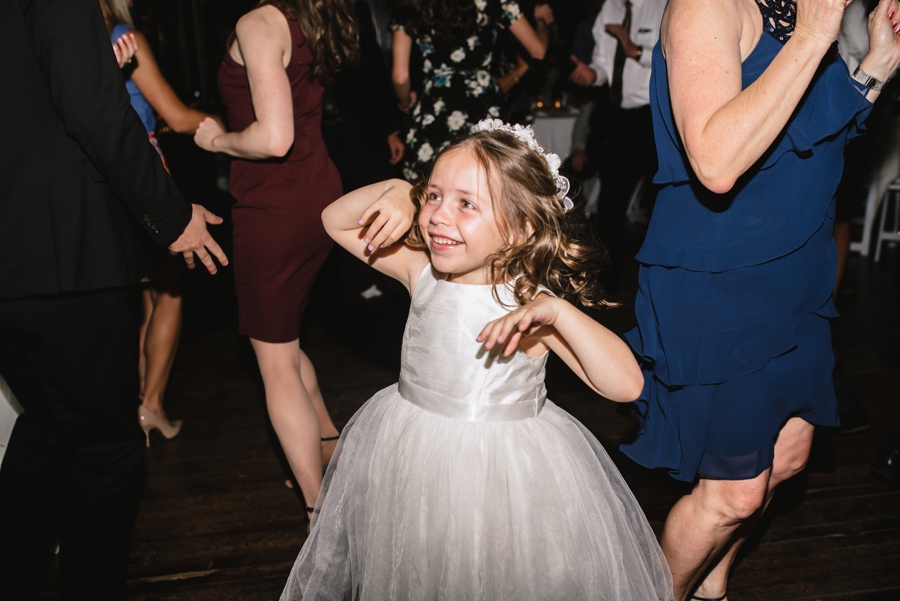 minneapolis wedding photographer reception dancing