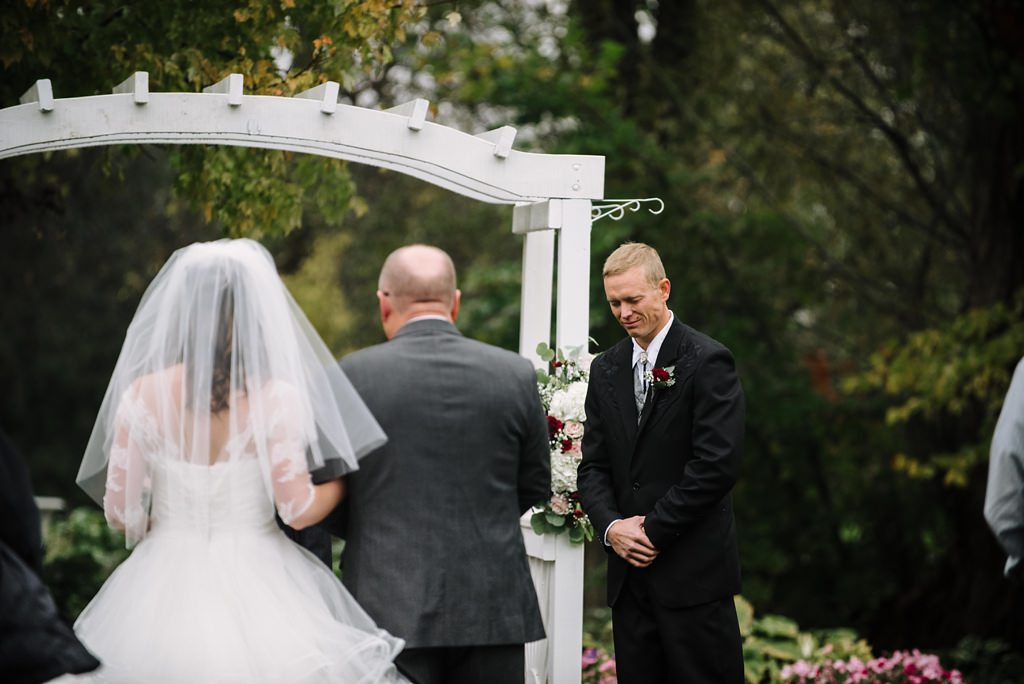  Minnesota groom reaction to bride walking down the aisle