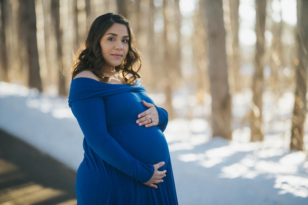 twin cities winter maternity photos in woods