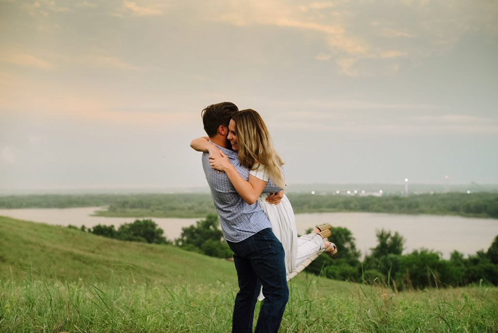 sunset engagement session by mississippi river