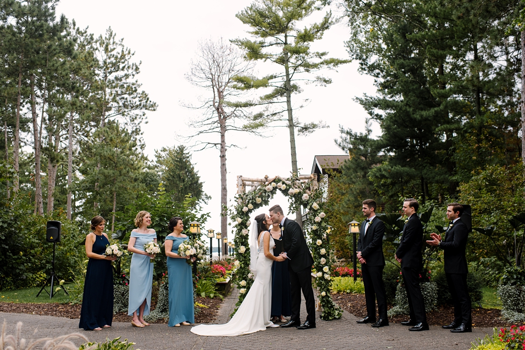 outdoor wedding ceremony at grand view lodge brainerd minnesota
