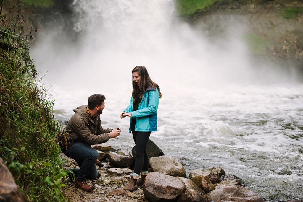 man surprises woman with proposal by minnehaha falls