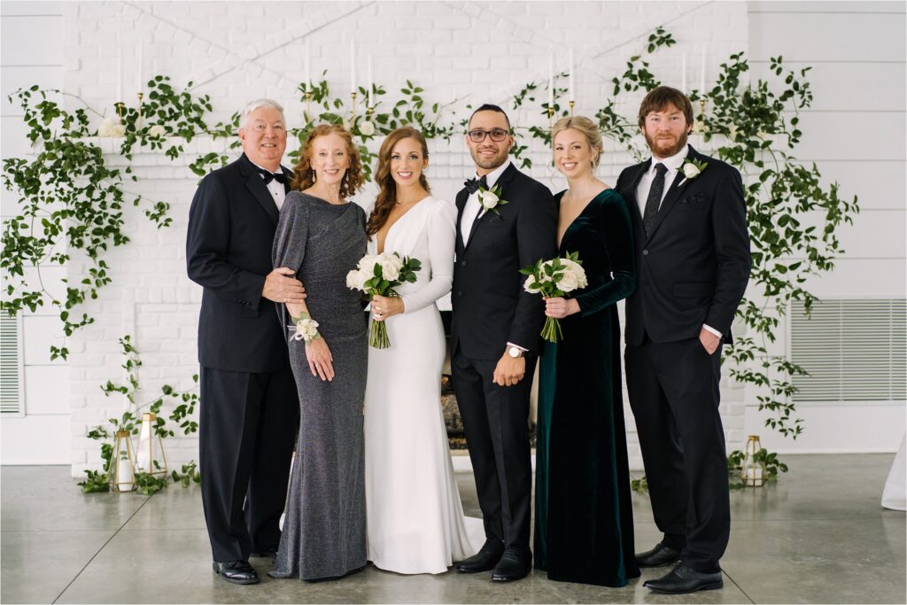 Family wedding portraits by Minneapolis wedding photographer, Laura Alpizar